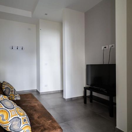 Dimora San Ferdinando 2 Apartment Bari Luaran gambar