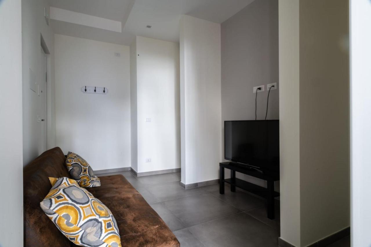 Dimora San Ferdinando 2 Apartment Bari Luaran gambar