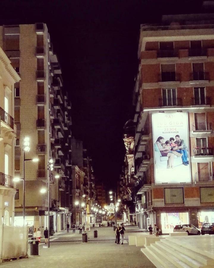 Dimora San Ferdinando 2 Apartment Bari Luaran gambar